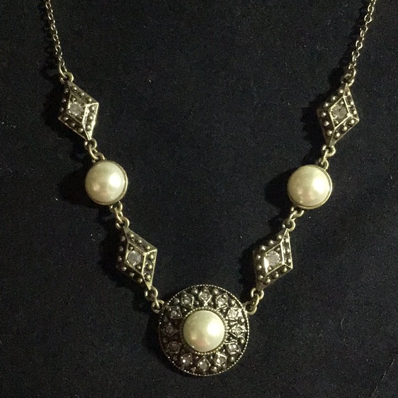 Vintage Style Pearlesque Necklace and Earring Set - Picture 3 of 3